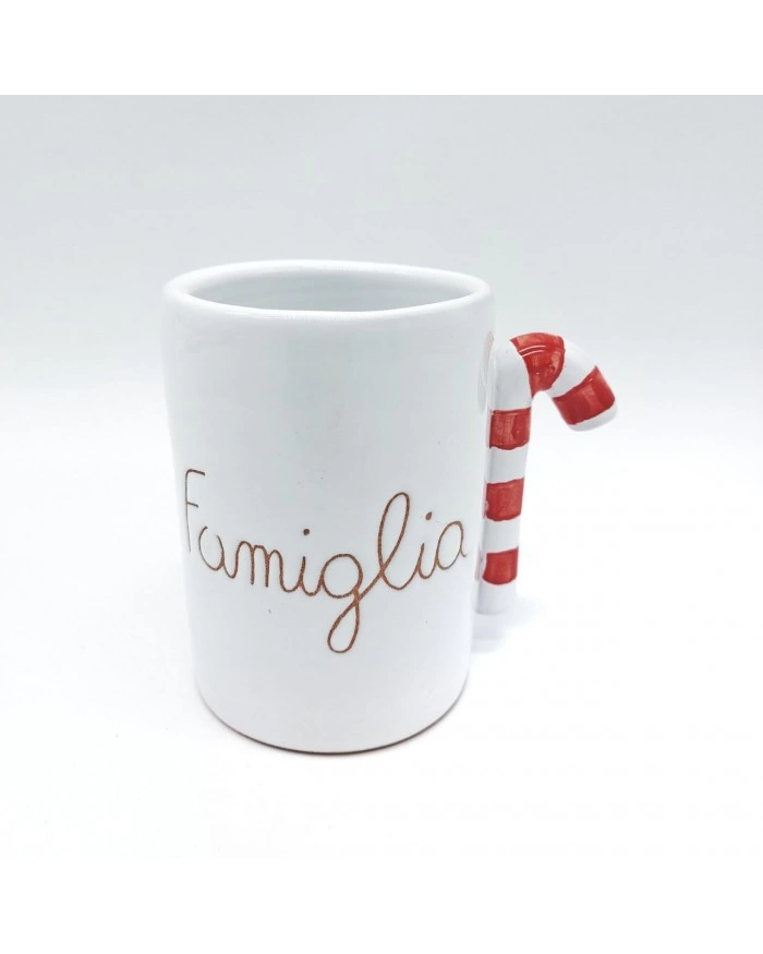 Tazza Mug Bianca "Famiglia" Manico Bastoncino Di Zucchero H. 10-11 cm in Ceramica